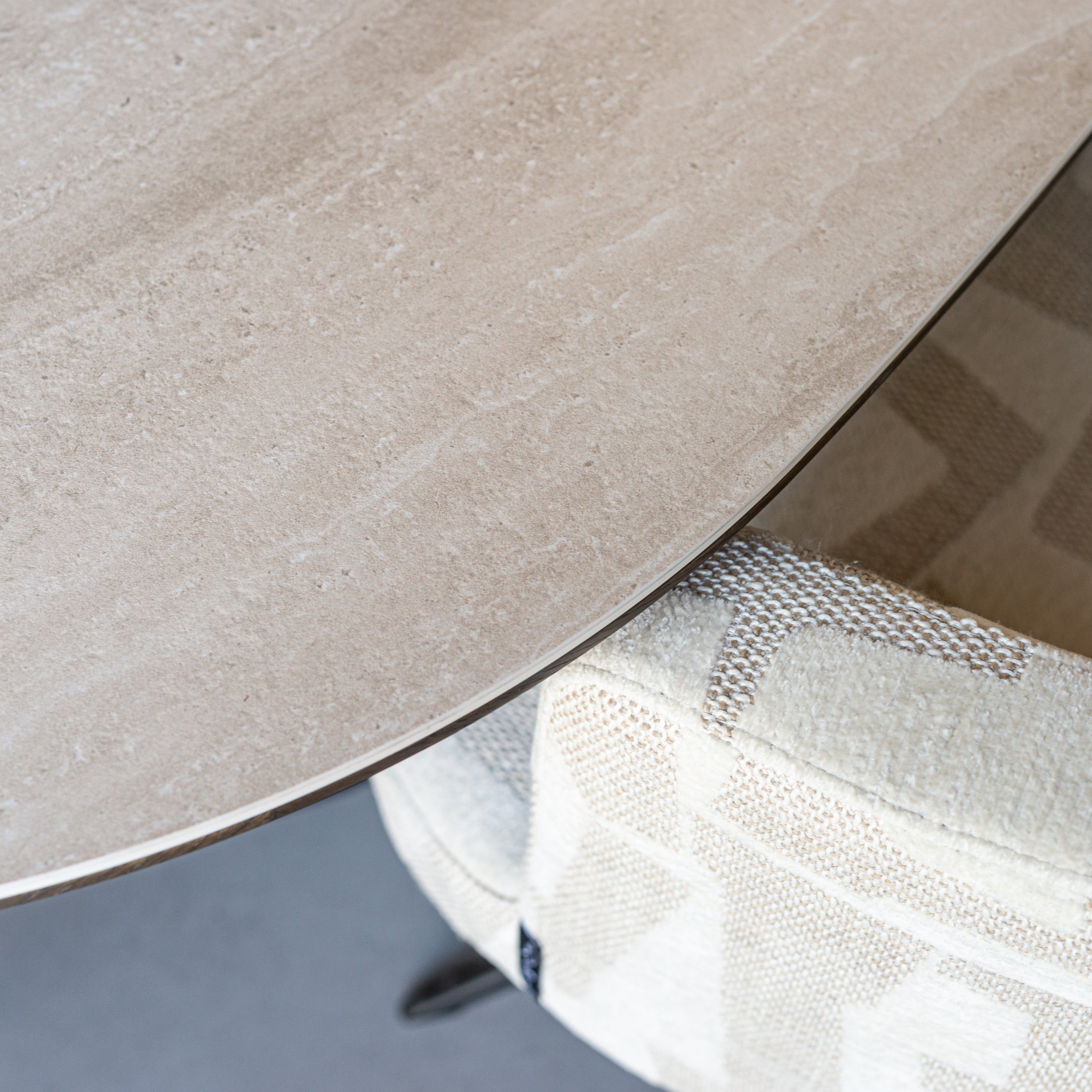Dining chair Cheyenne beige graffic swivel