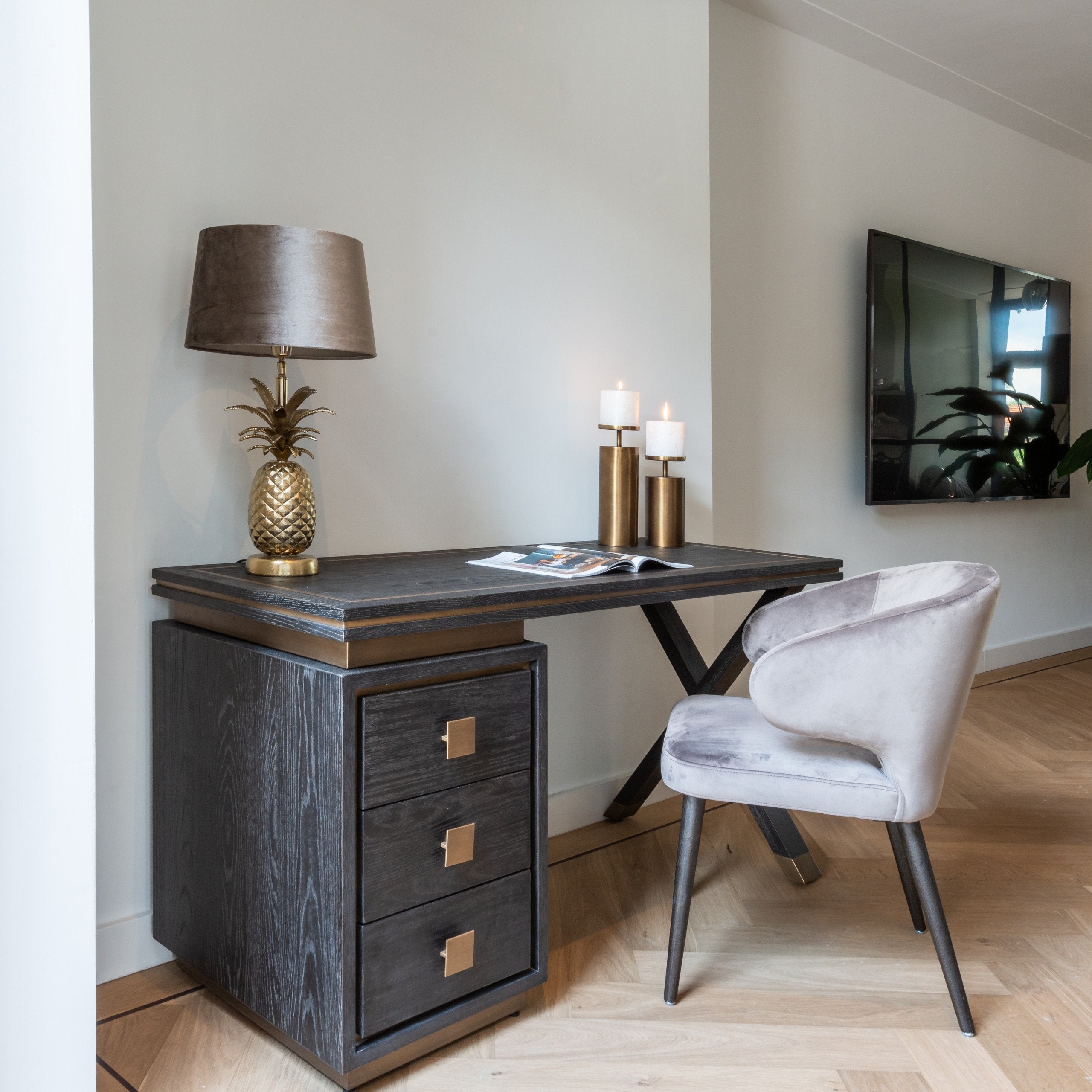 Desk Hunter black rustic