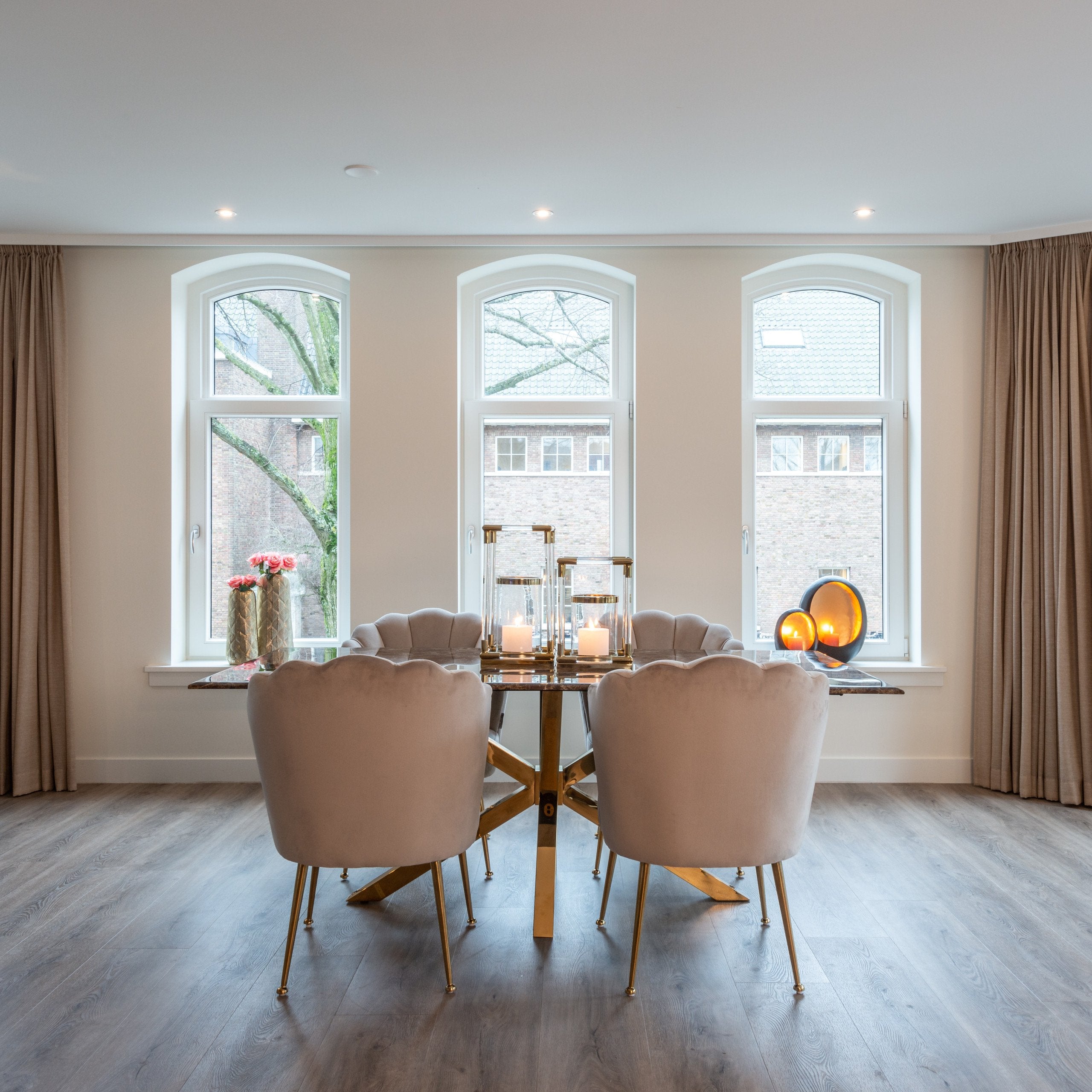 Dining table Conrad gold