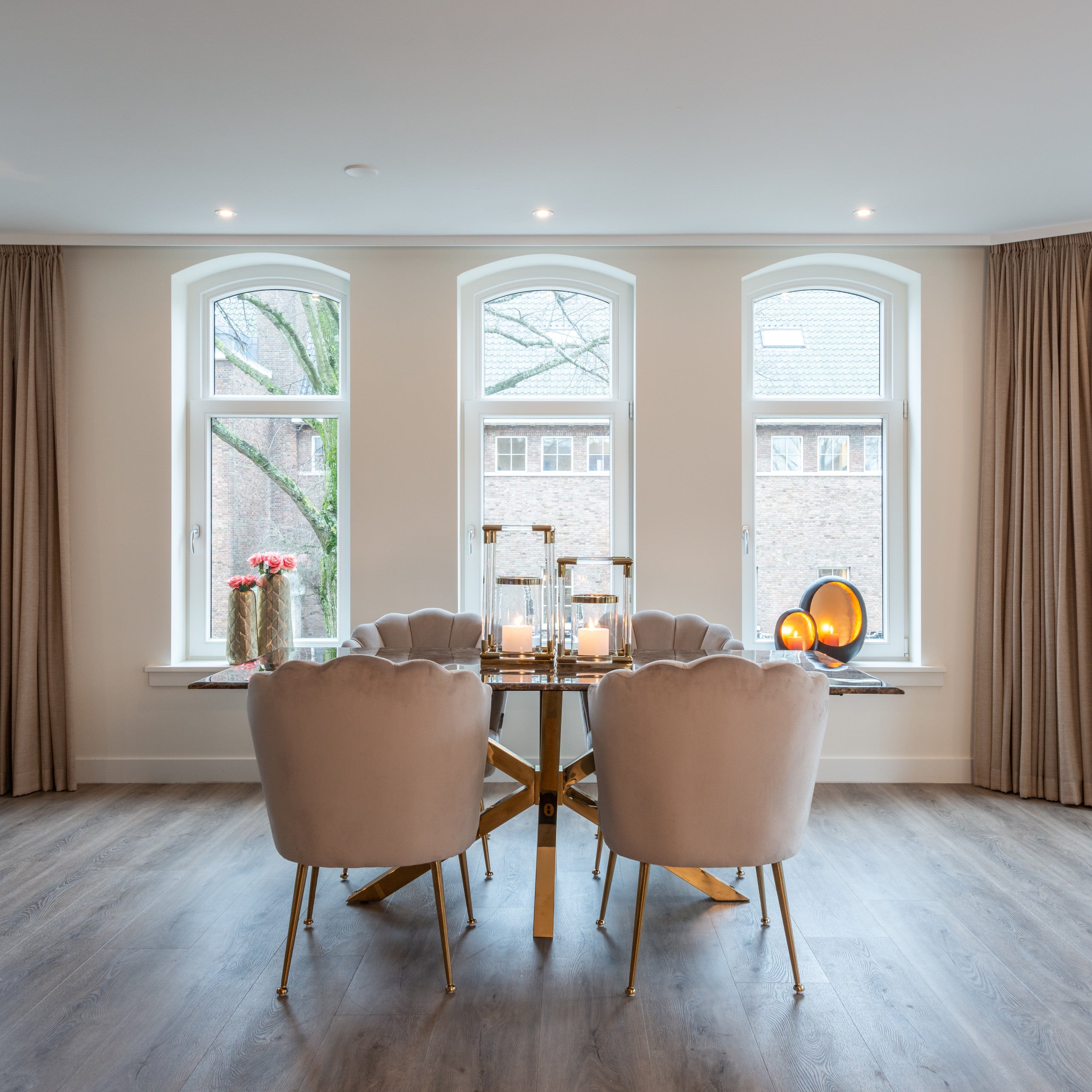 Dining table Conrad gold