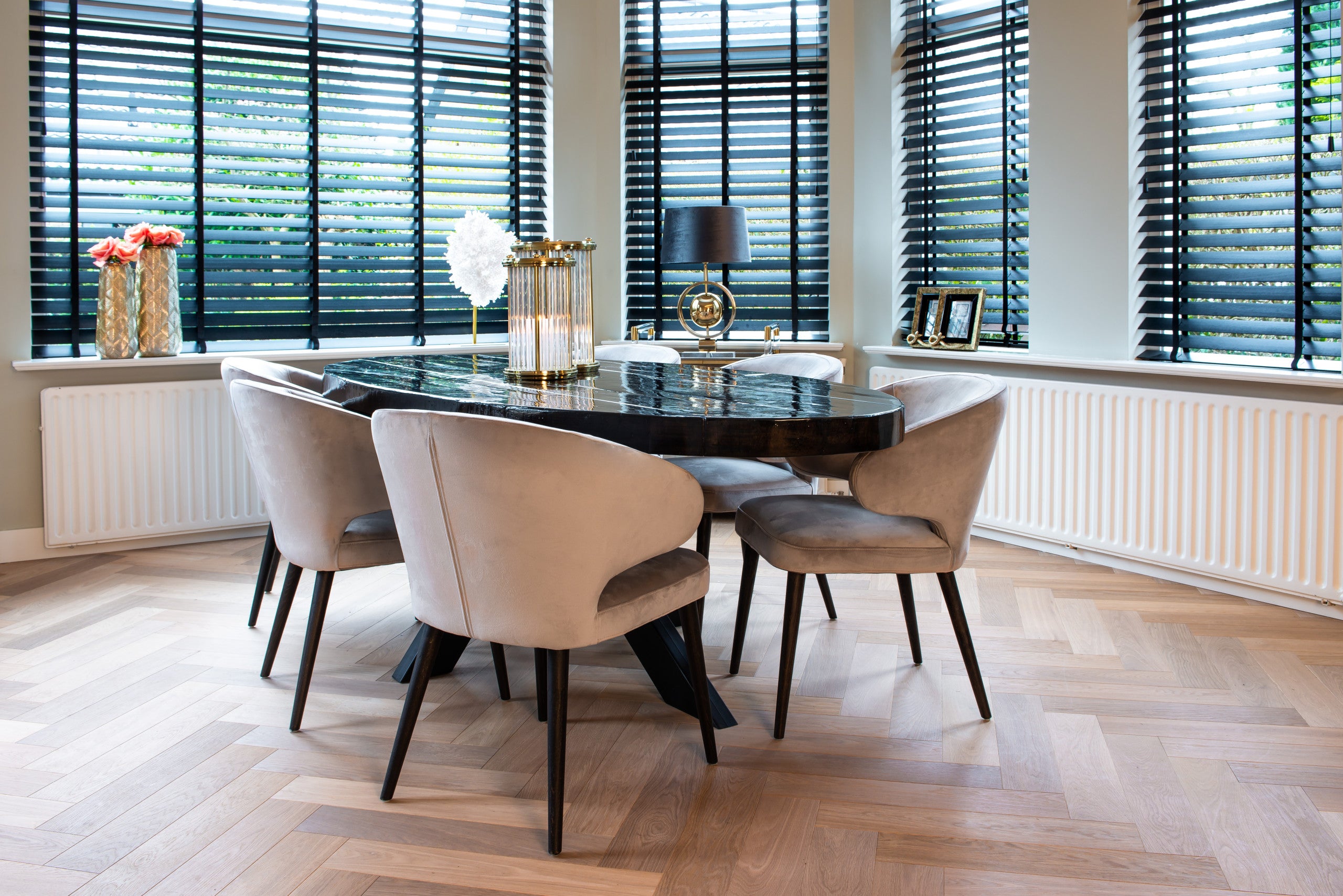 Dining table Spider black base