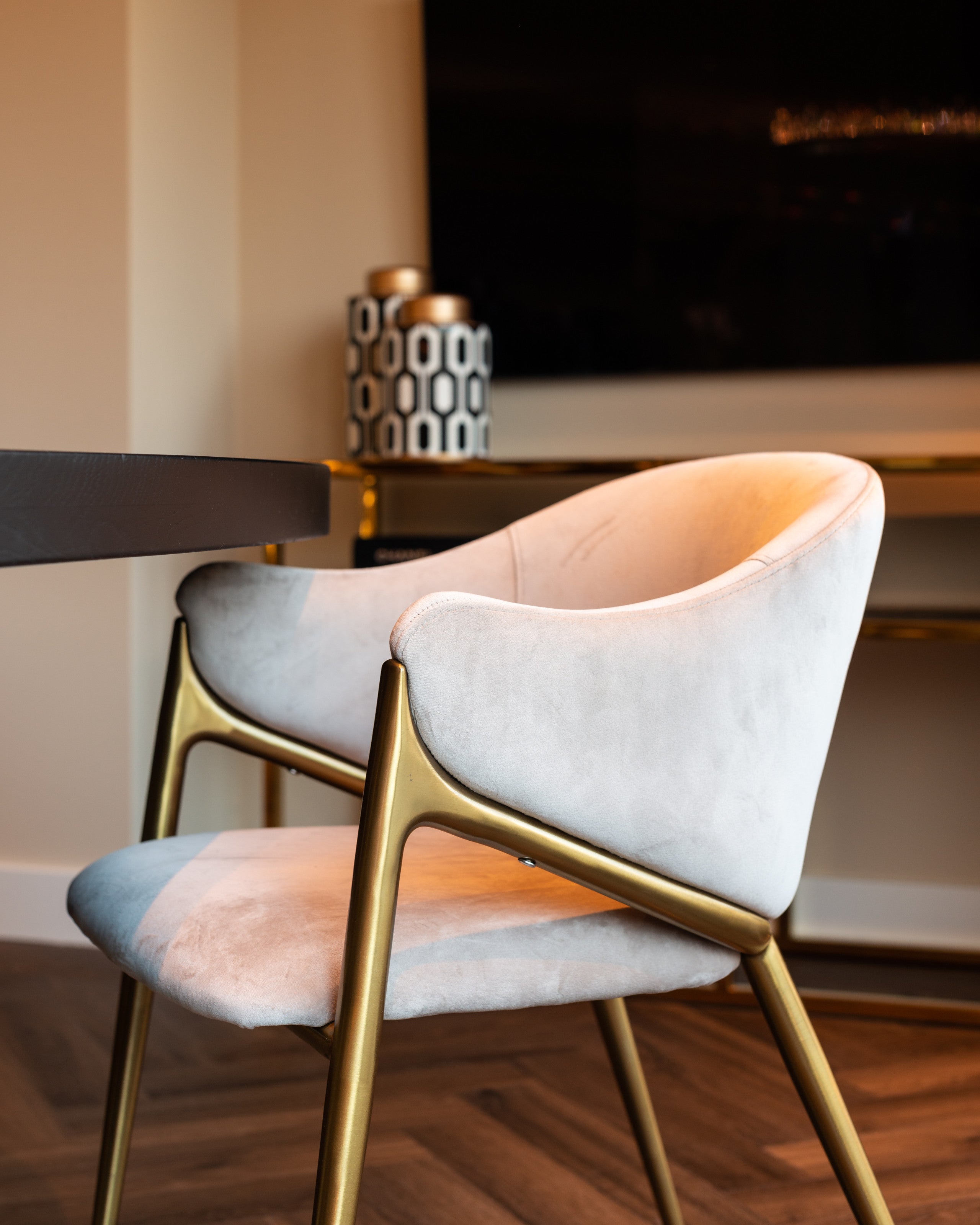 Dining chair Gwen khaki velvet fire retardant