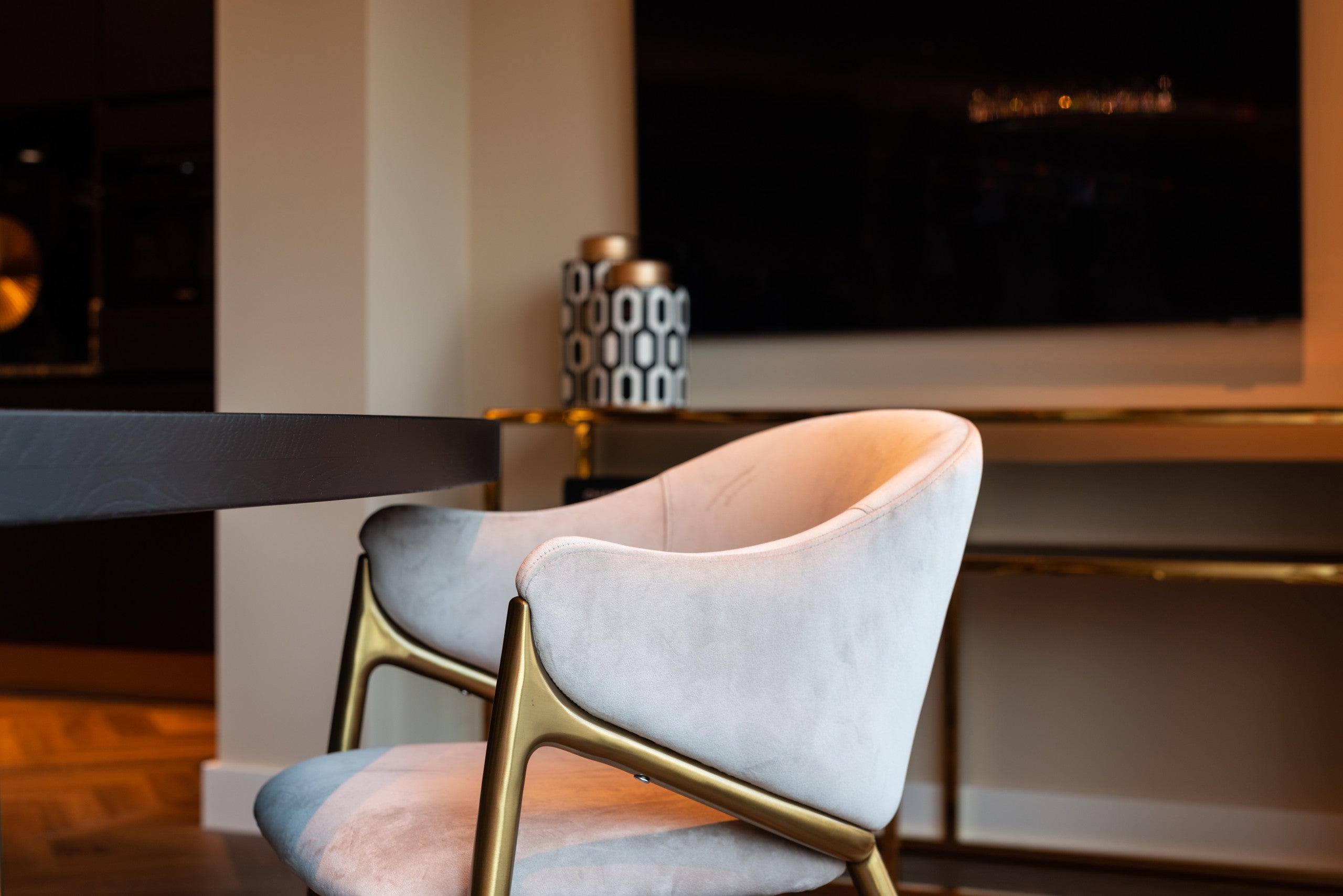 Dining chair Gwen khaki velvet fire retardant