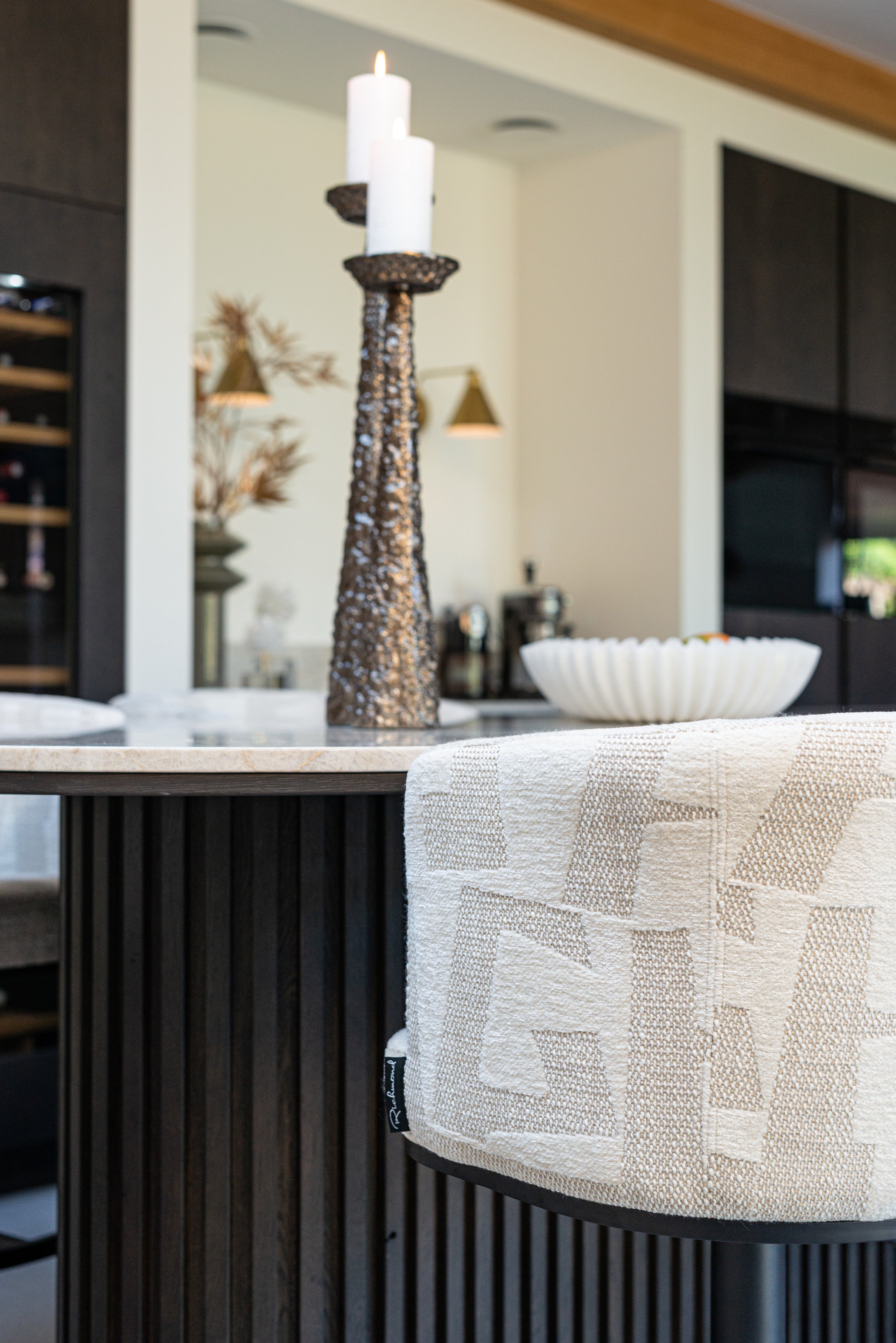 Bar stool Cheyenne beige graffic swivel
