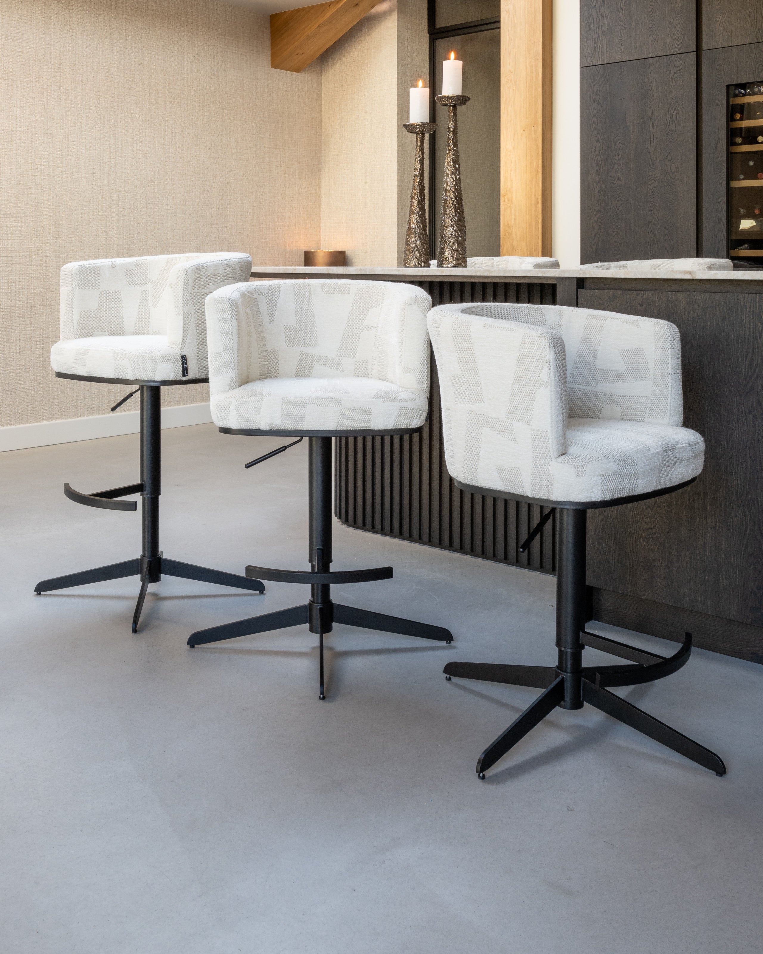 Bar stool Cheyenne beige graffic swivel