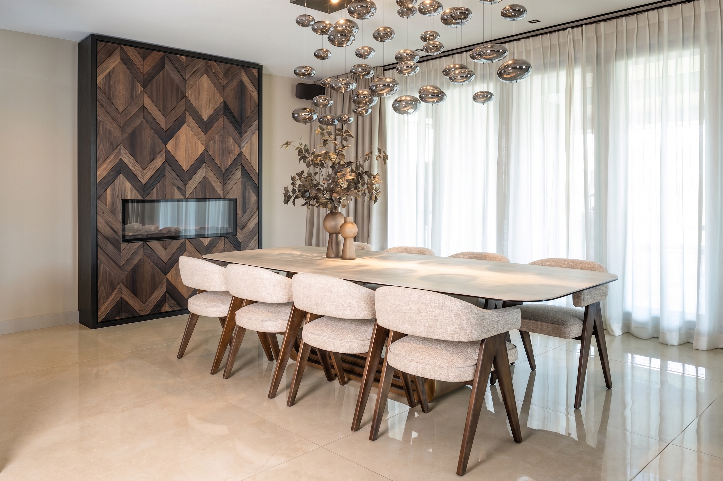 Dining table Maxfield beige 300