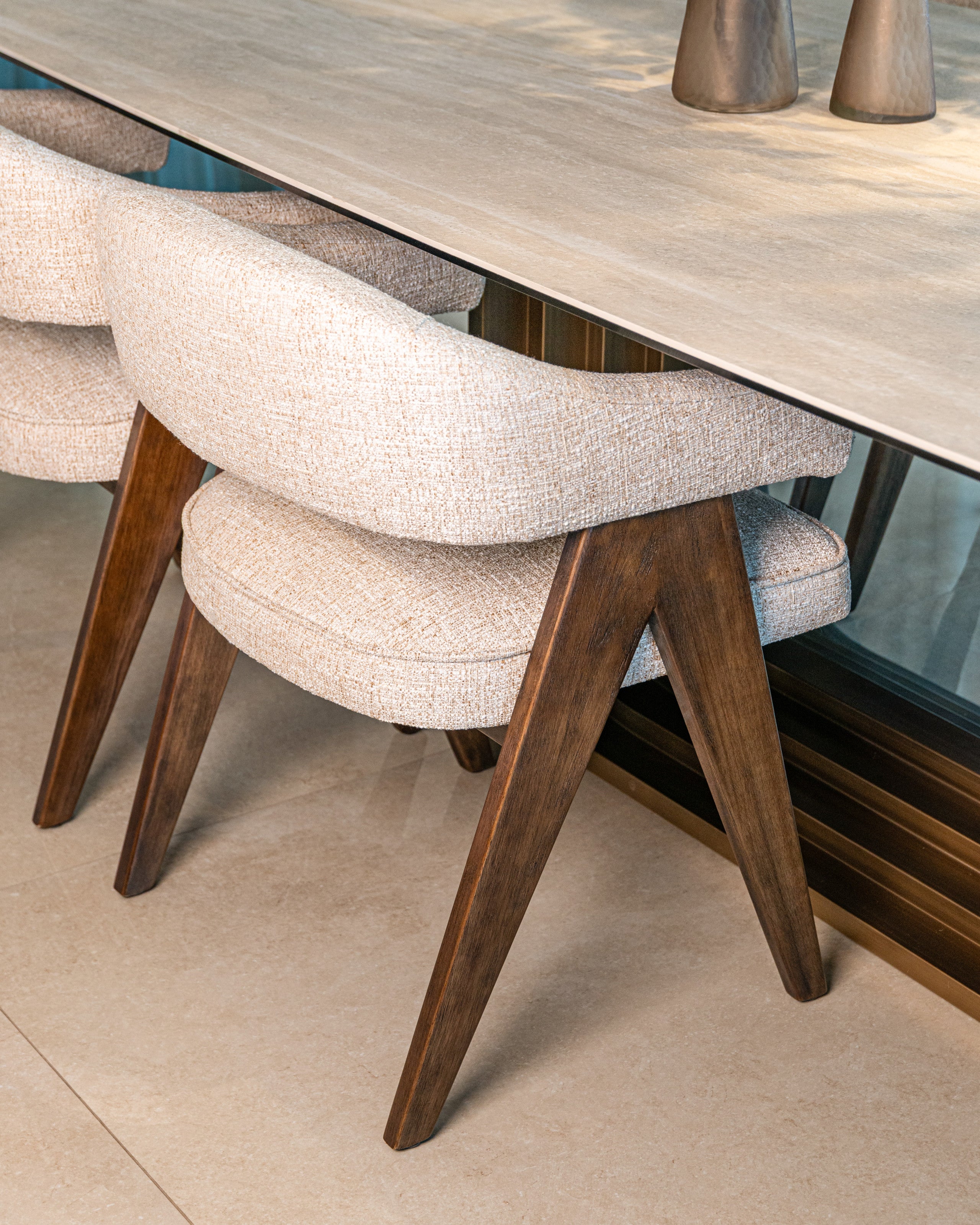 Dining table Maxfield beige 300
