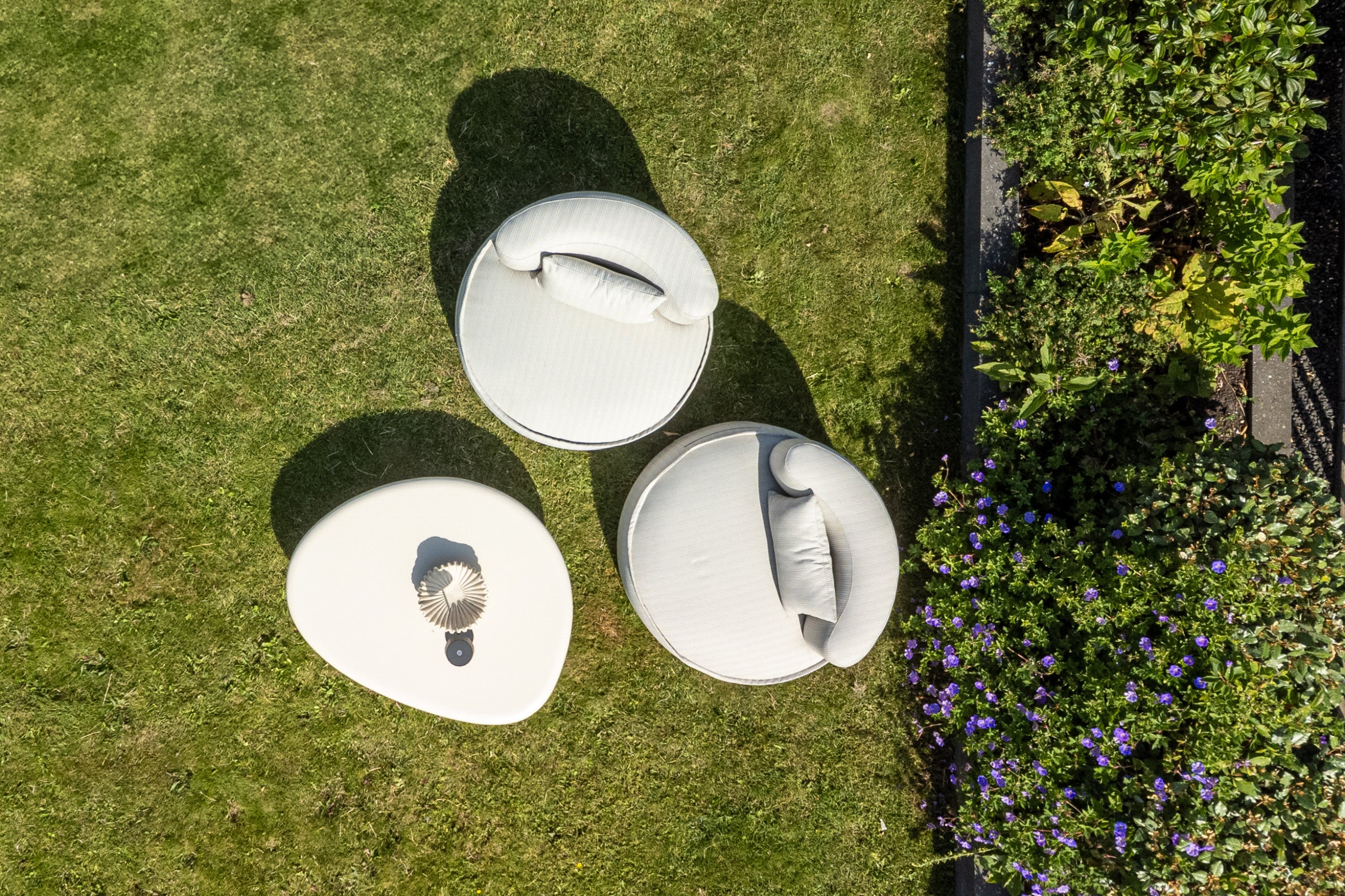 Outdoor coffee table Urban Bloom sandstone