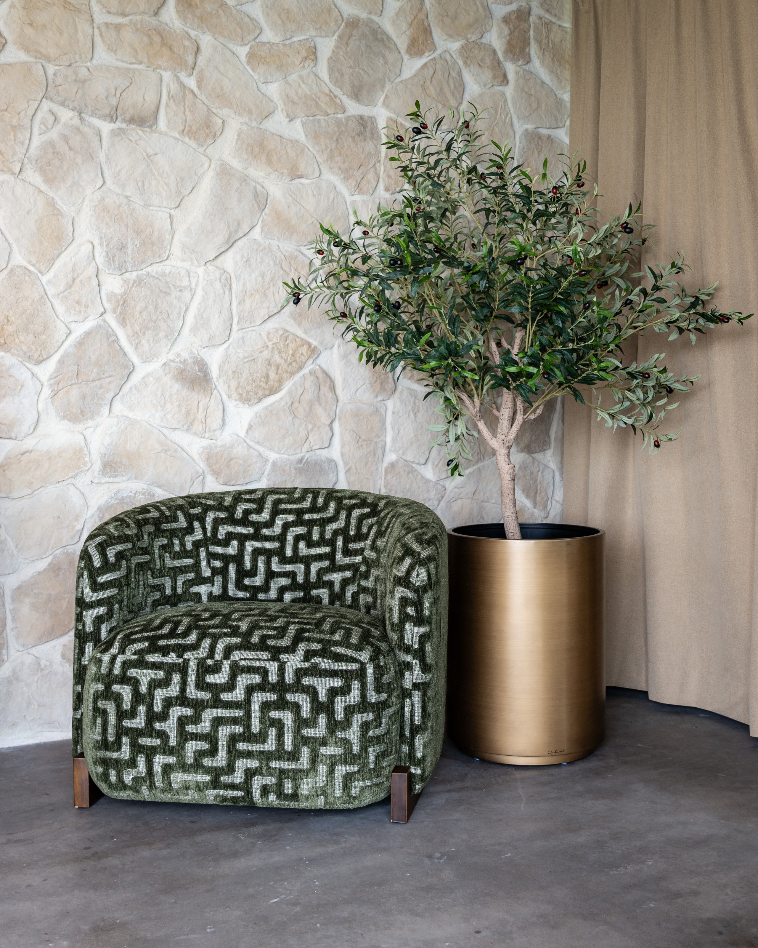 Lounge chair Hannah moss labyrinth fire retardant