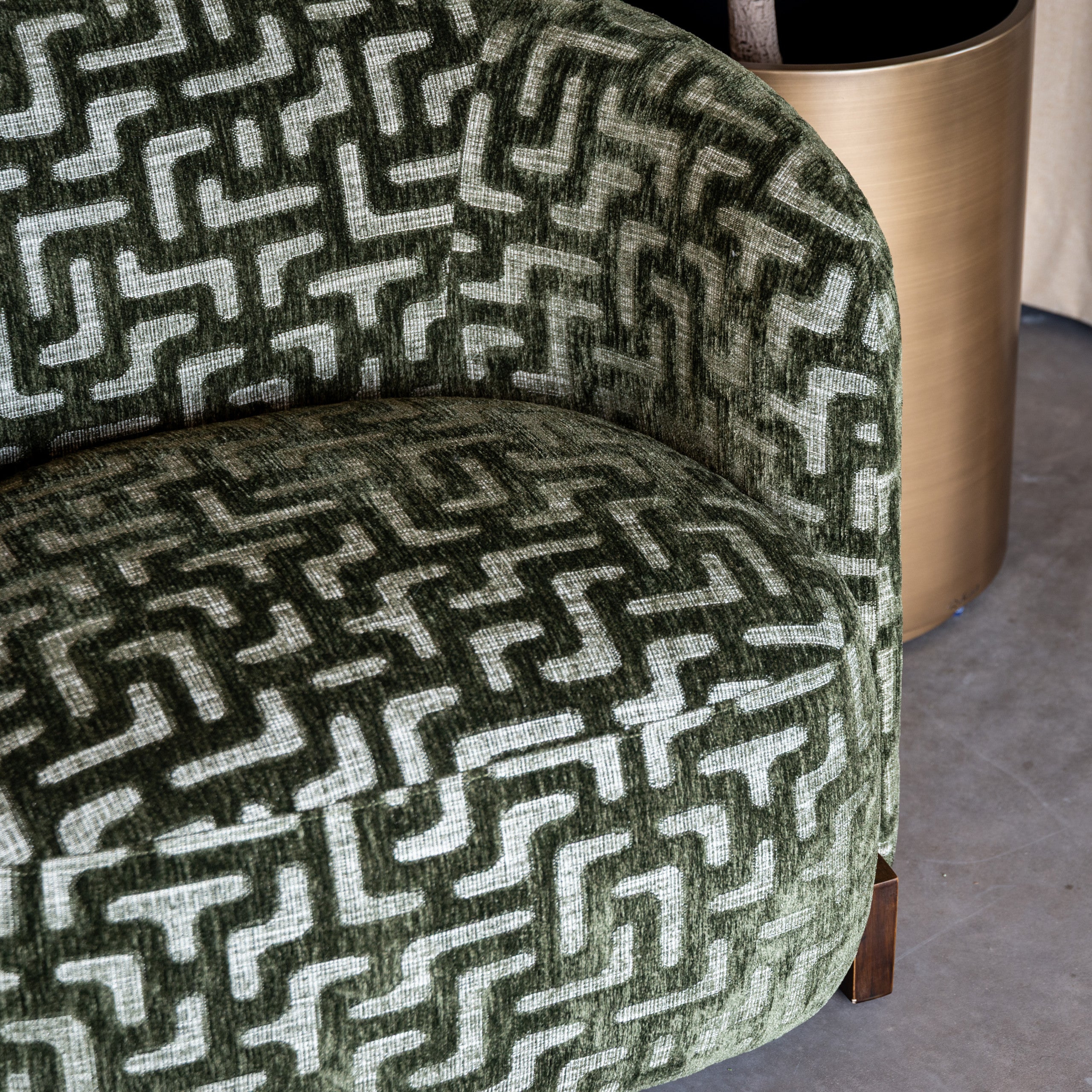 Lounge chair Hannah moss labyrinth fire retardant