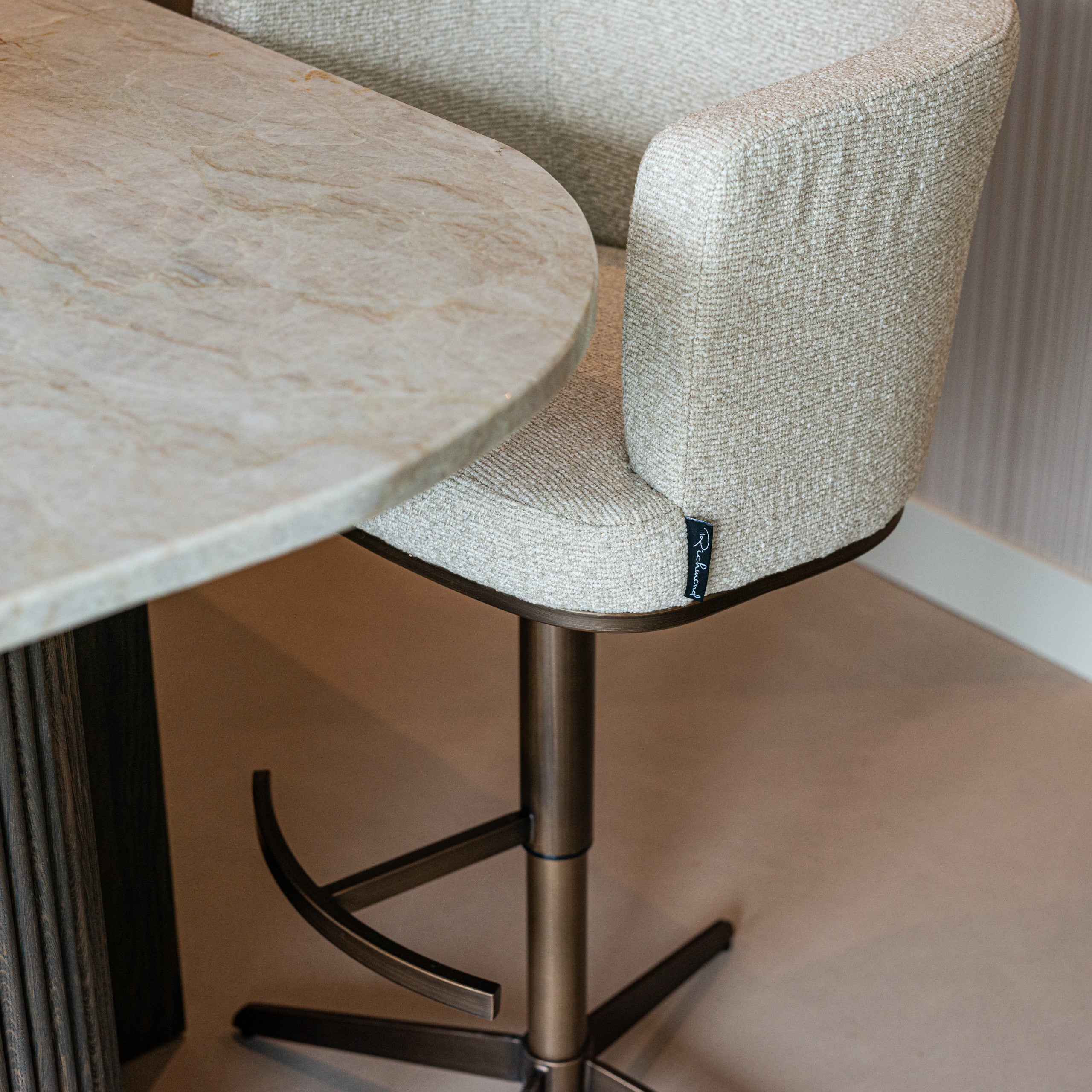 Bar stool Cheyenne biscotti swivel