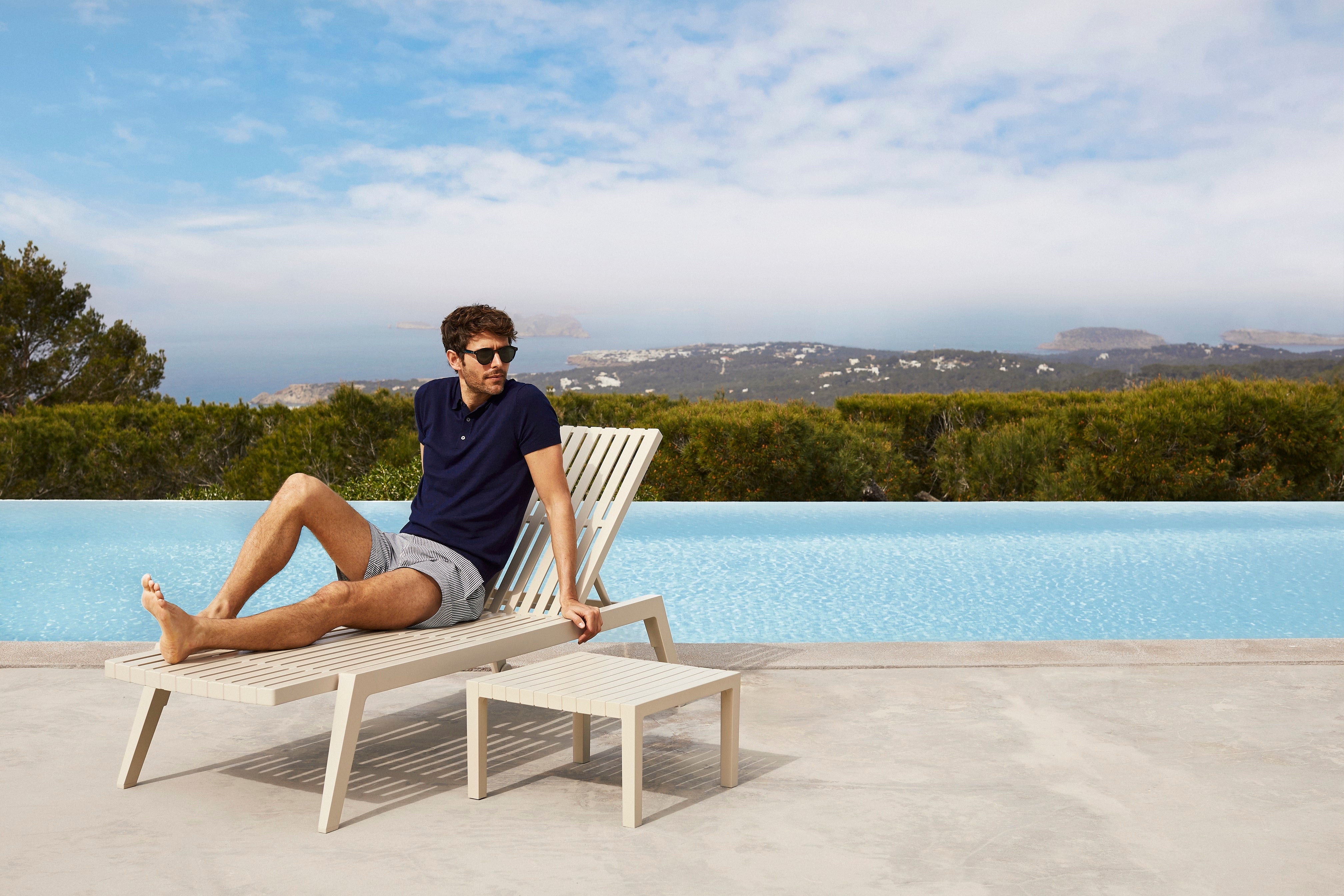 Spritz Table 59X59X28