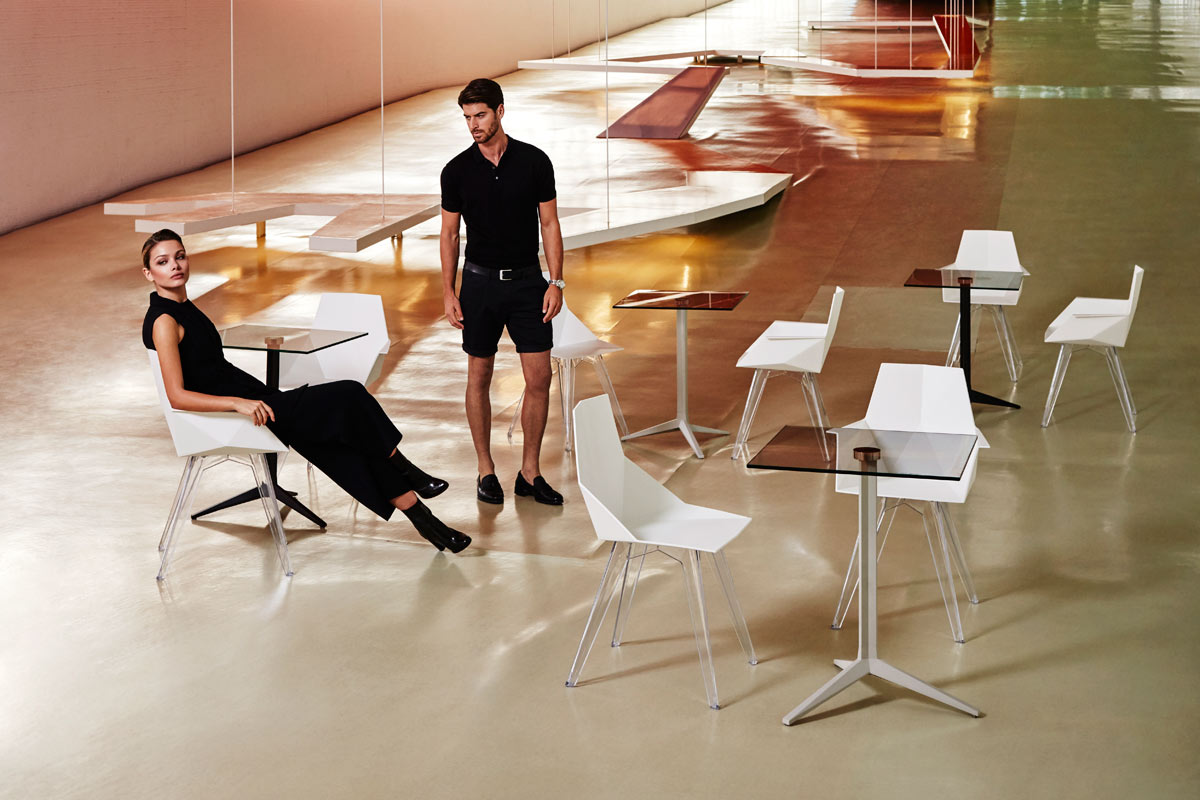Faz - Chair With Armrest - Transparent Base